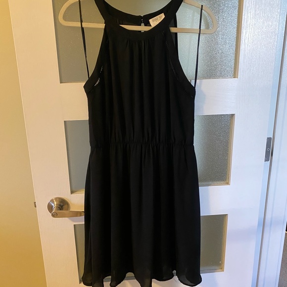 Black dress - Picture 1 of 6
